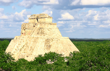 Image showing Maya pyramid at Uxmal