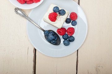 Image showing fresh raspberry and blueberry cake