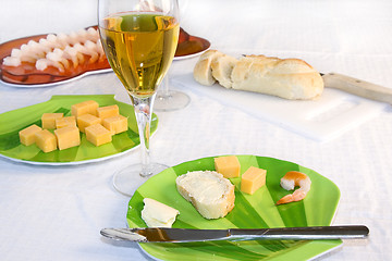 Image showing Shrimp Plate with Sliced Bread and Cocktail Set