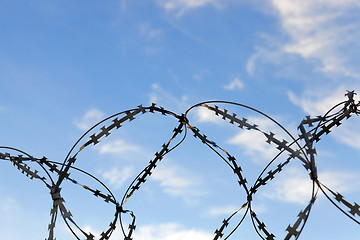 Image showing barbed wire, sky