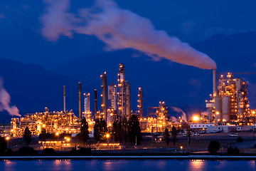 Image showing American refinery