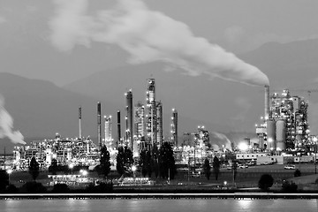 Image showing American refinery