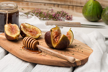 Image showing Figs and honey