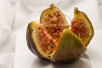 Image showing Figs and honey