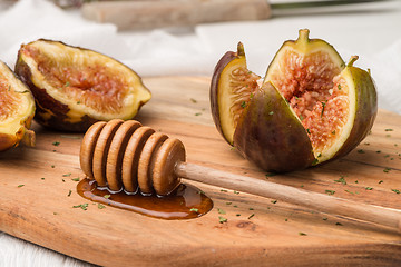 Image showing Figs and honey