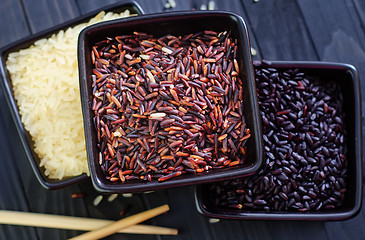 Image showing raw rice in bowls