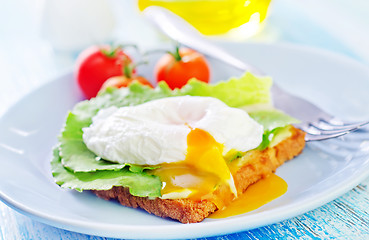 Image showing poached egg on toast