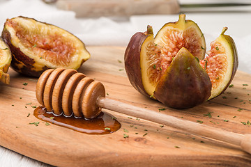 Image showing Figs and honey