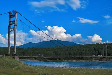 Image showing Old suspension bridge above Katun