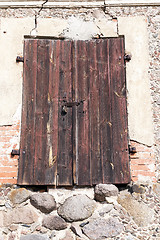 Image showing old crumbling building