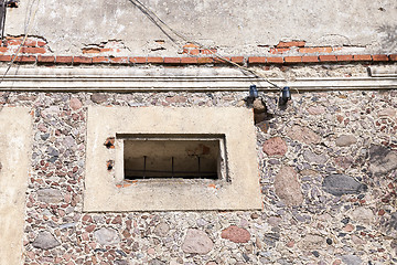 Image showing old crumbling building