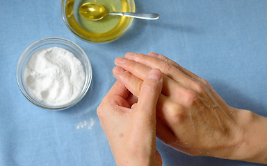 Image showing Cleening skin with baking soda