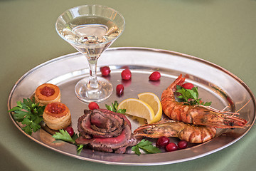 Image showing Grilled shrimps and beef meat