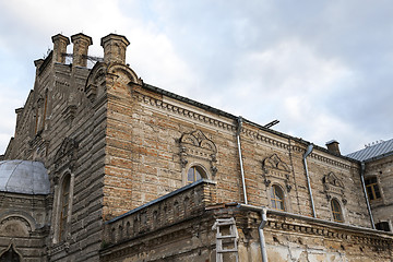 Image showing old crumbling building