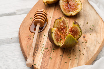 Image showing Figs and honey