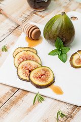 Image showing Figs and honey