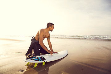 Image showing Getting ready for surf