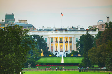 Image showing The White House building in Washington, DC