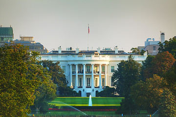 Image showing The White House building in Washington, DC