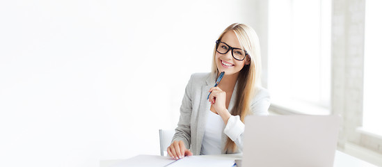 Image showing businesswoman with documents