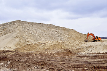 Image showing Working digger in a quarry produces sand