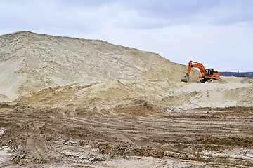 Image showing Working digger in a quarry produces sand