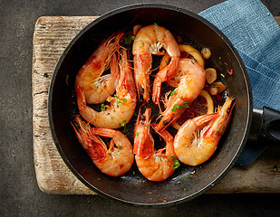 Image showing fried prawns on cooking pan