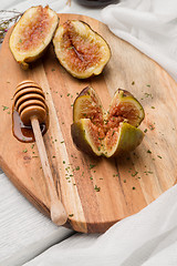 Image showing Figs and honey