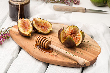 Image showing Figs and honey