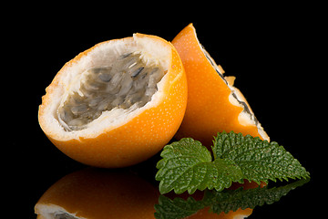 Image showing Passion fruit maracuja granadilla