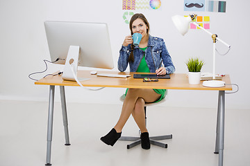 Image showing Casual businesswoman 