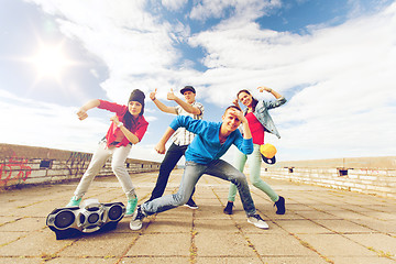 Image showing group of teenagers dancing