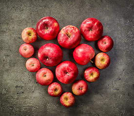 Image showing heart of red apples