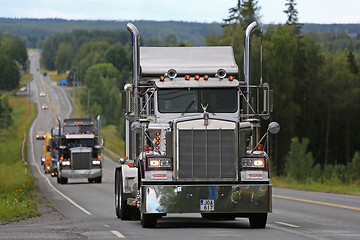 Image showing Classic Kenworth W900B on Truck Convoy