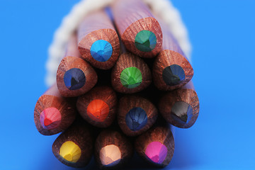 Image showing color pencils