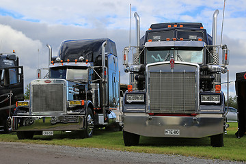 Image showing Classic Kenworth and Peterbilt Trucks