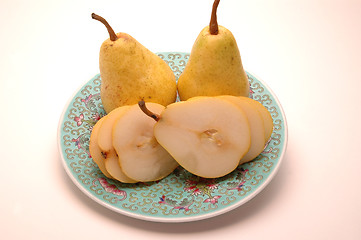 Image showing ripe bartlett pears full