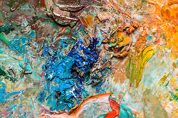 Image showing Artist\'s palette with oil paints