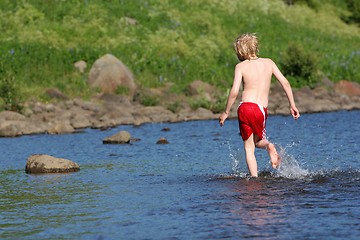 Image showing water splashing