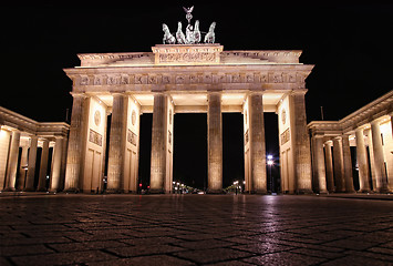 Image showing Brandenburg gate at night in Berlin, Germany