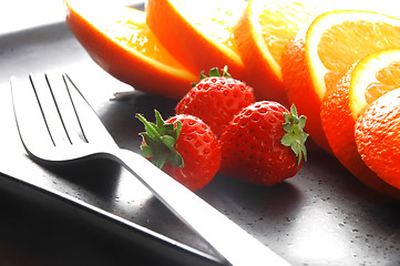 Image showing orange & strawberries