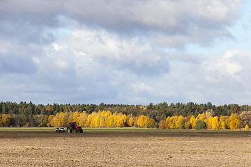 Image showing tractor in a field