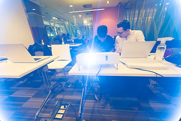 Image showing it students in computer science classroom