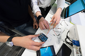 Image showing it students in computer science classroom