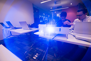 Image showing it students in computer science classroom