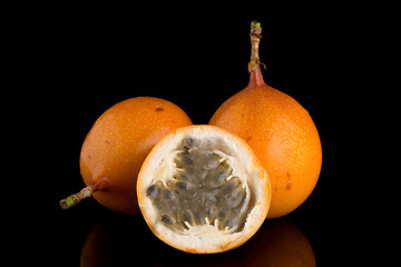 Image showing Passion fruit maracuja granadilla