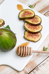 Image showing Figs and honey