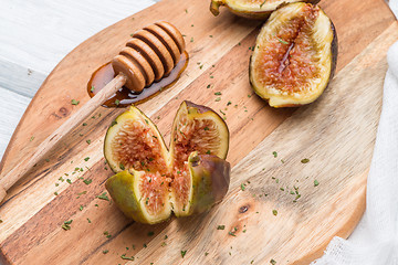 Image showing Figs and honey