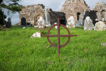 Image showing old grave cross on celtic cemetery in ireland