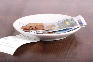 Image showing Tip on a restaurant table